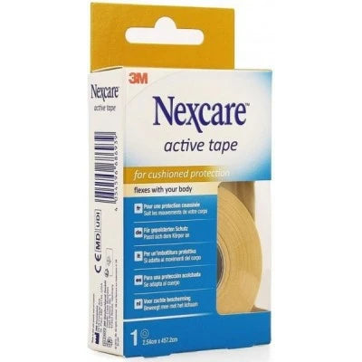 Cinta acolchada 3M Nexcare Active Tape aplicada en el pie para prevenir ampollas y proteger la piel del sudor.