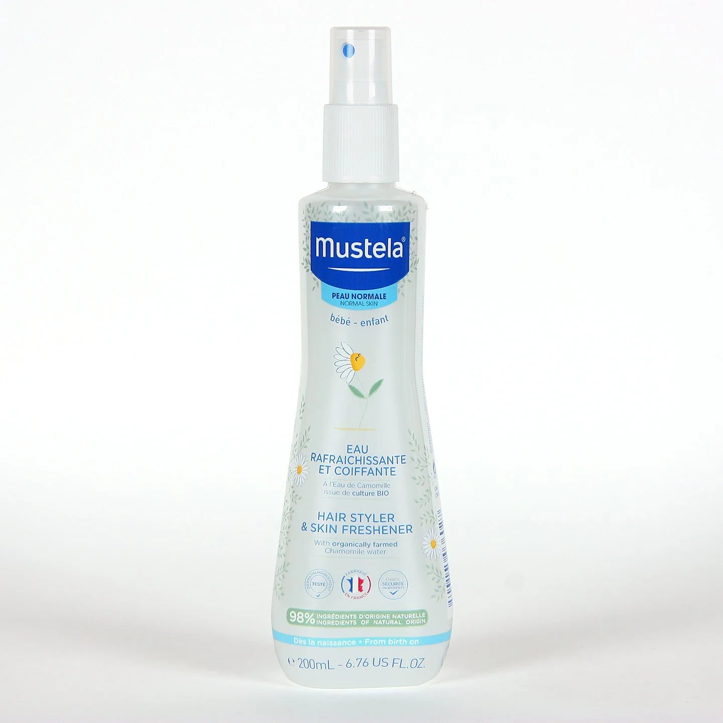 Mustela Agua para Peinar Refrescante Bebés y Niños 200ml, facilitando el peinado y dejando un aroma suave.