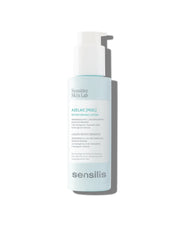 Frasco de 100 ml de Sensilis Azelaic Peel, loción gelificada con ácido azelaico para el control de grasa, manchas y rojeces en pieles sensibles.