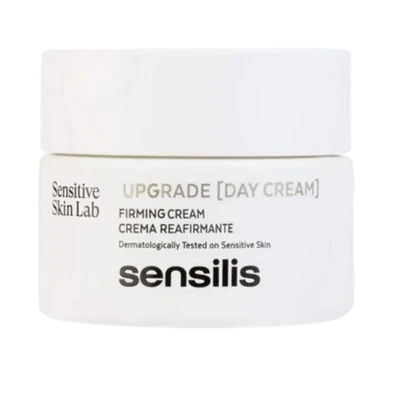 Tarro de 50 ml de Sensilis Upgrade Crema Día, tratamiento reafirmante y remodelador del óvalo facial para pieles sensibles y secas.